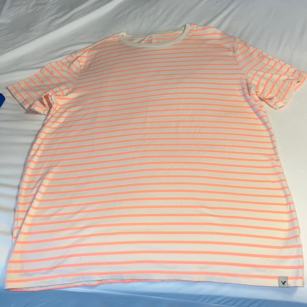 Men’s American Eagle tee